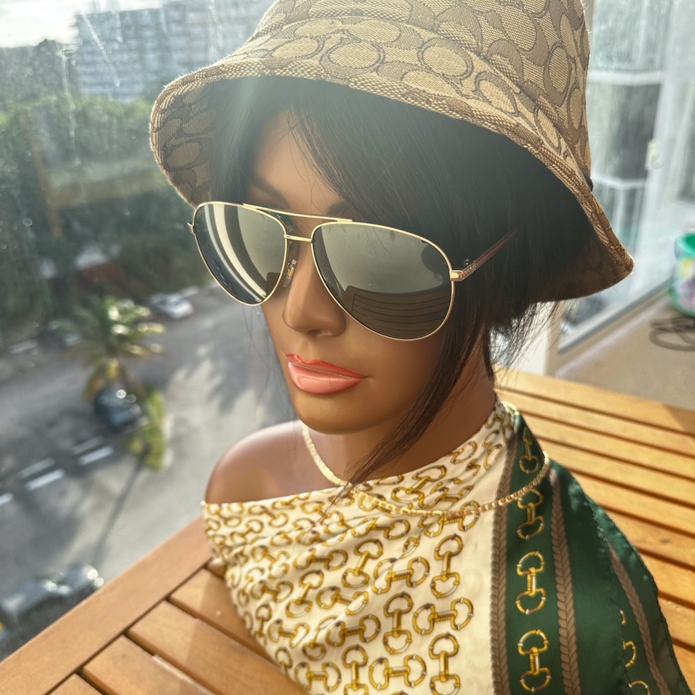 New Authentic Gucci GG0137S is a perfect choice of Sunglasses